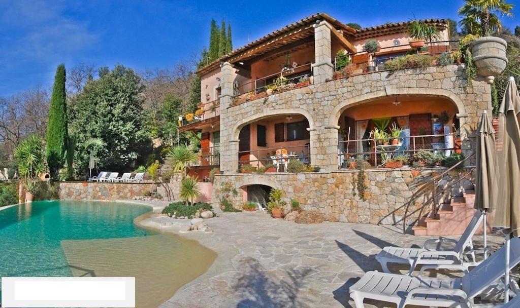 Locaspera Apartment Spéracèdes Bagian luar foto