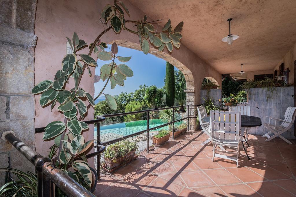 Locaspera Apartment Spéracèdes Bagian luar foto