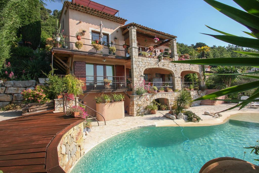 Locaspera Apartment Spéracèdes Bagian luar foto